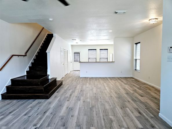 8039 Ellinger Lane, Houston TX 77040