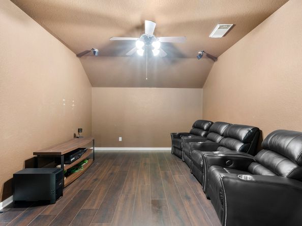 95 W Hullwood Circle, The Woodlands TX 77389