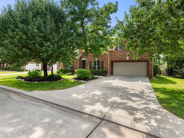 95 W Hullwood Circle, The Woodlands TX 77389