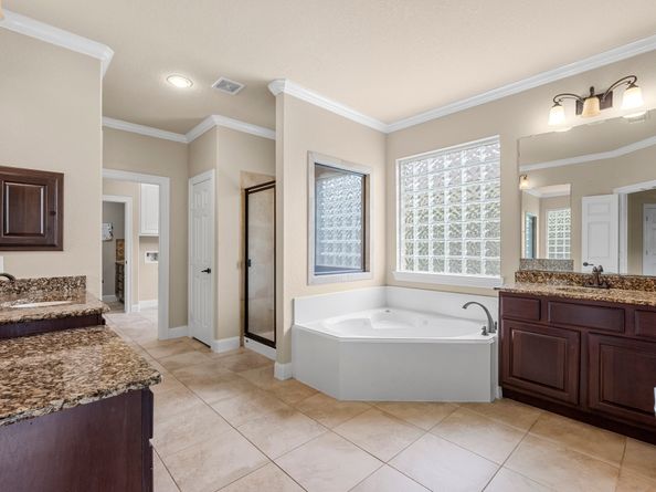 95 W Hullwood Circle, The Woodlands TX 77389