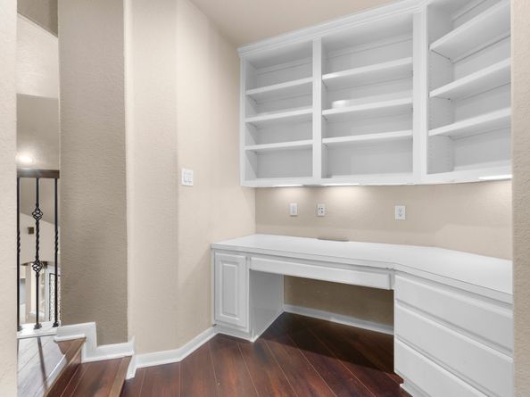 95 W Hullwood Circle, The Woodlands TX 77389