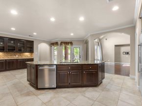 95 W Hullwood Circle, The Woodlands TX 77389