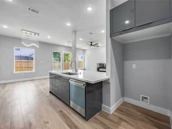 4923 Golden Forest Street A, Houston TX 77091