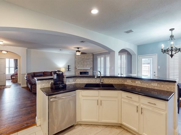 5112 Showdown Lane, Grand Prairie TX 75052