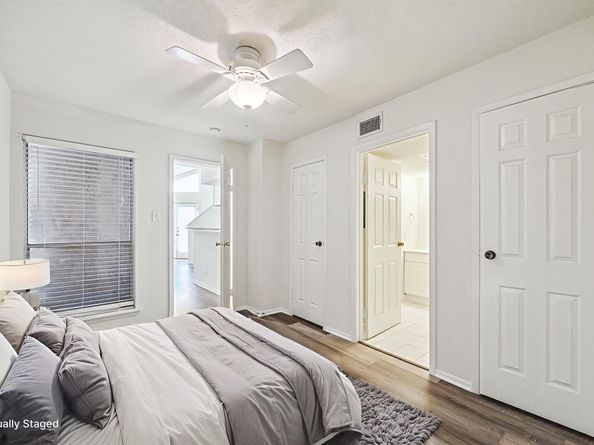 10855 Meadowglen Lane 1030, Houston TX 77042