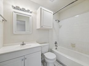 10855 Meadowglen Lane 1030, Houston TX 77042