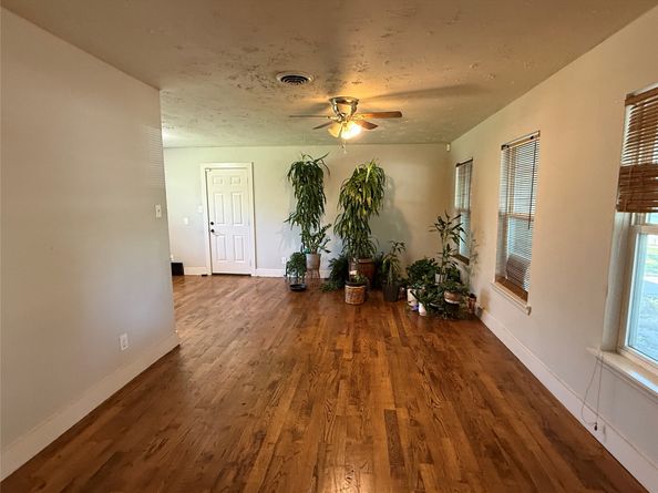 10317 Kelburn Drive, Houston TX 77016