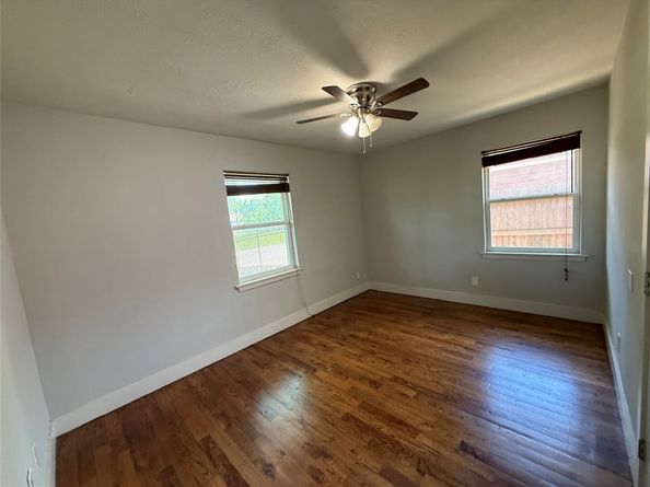 10317 Kelburn Drive, Houston TX 77016