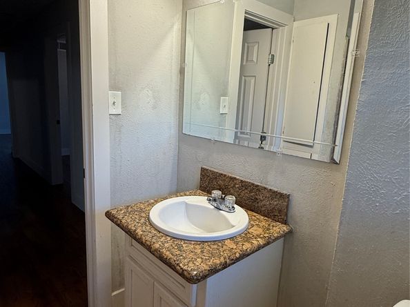 10317 Kelburn Drive, Houston TX 77016
