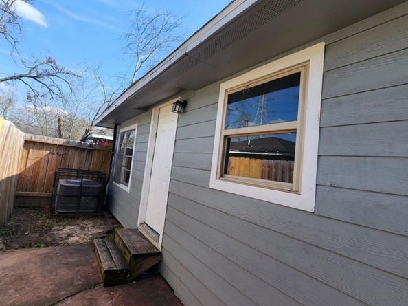 1411 E 36th Street, Houston TX 77022