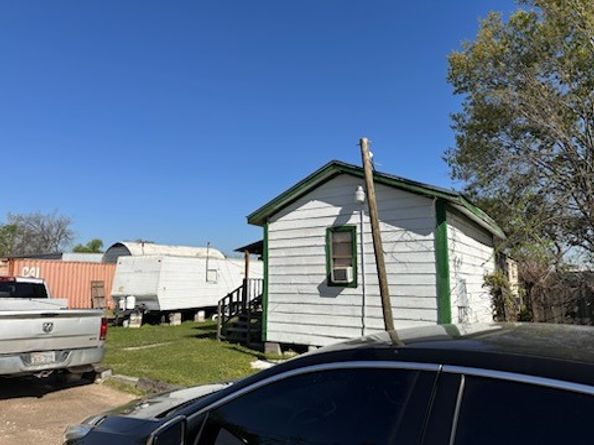 14929 Henry Road, Houston TX 77060