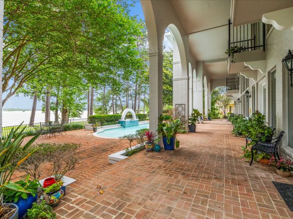 1623 Scenic Shore Drive, Kingwood TX 77345