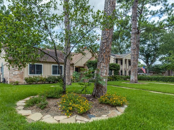 2827 Fontana Drive, Houston TX 77043
