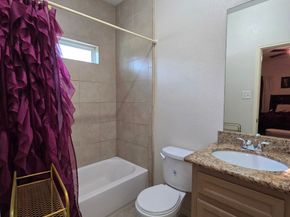 2111 Davis Street, Houston TX 77026