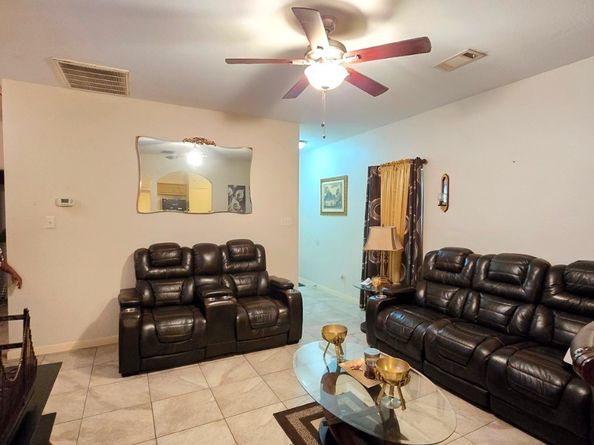 2111 Davis Street, Houston TX 77026