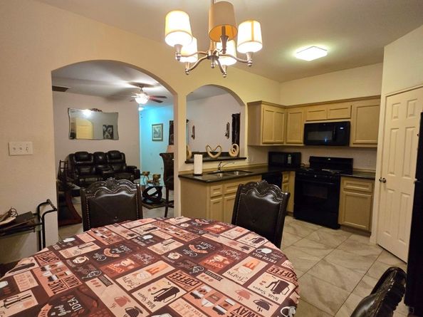 2111 Davis Street, Houston TX 77026