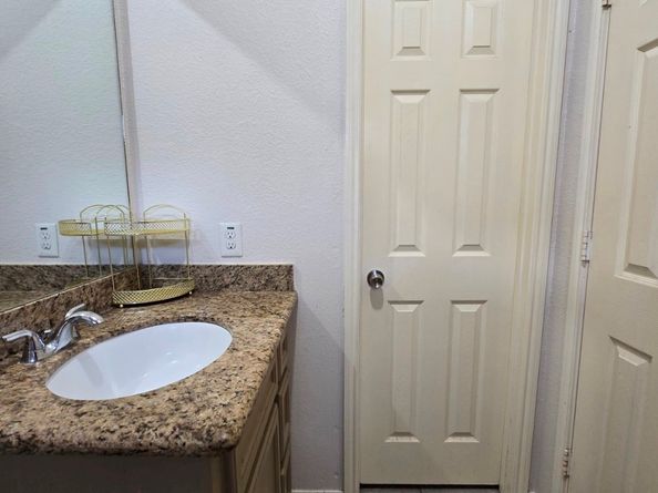 2111 Davis Street, Houston TX 77026