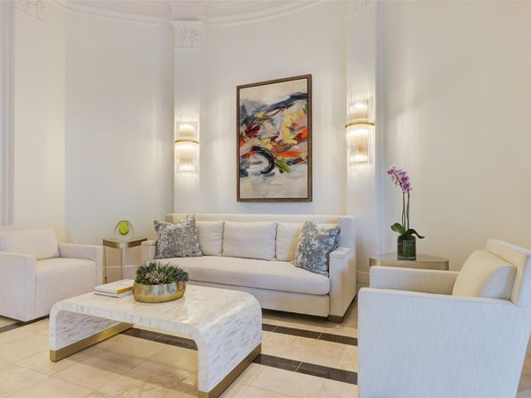 1100 Uptown Park Boulevard 23, Houston TX 77056