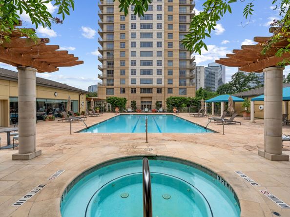 1100 Uptown Park Boulevard 23, Houston TX 77056