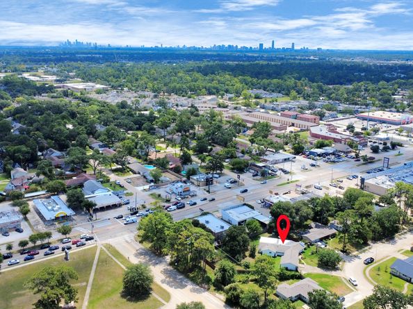 10214 Moorberry Lane, Houston TX 77043