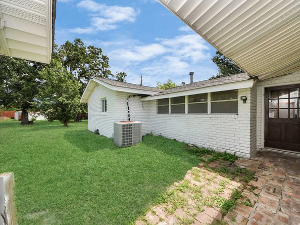 10214 Moorberry Lane, Houston TX 77043