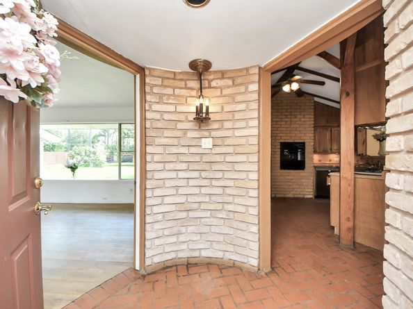 10214 Moorberry Lane, Houston TX 77043