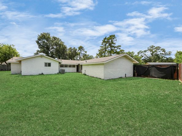 10214 Moorberry Lane, Houston TX 77043