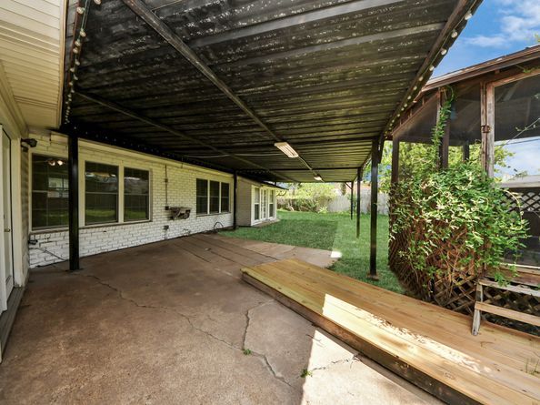 10214 Moorberry Lane, Houston TX 77043