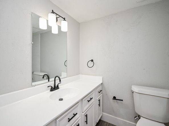 9090 S Braeswood Boulevard 86, Houston TX 77074