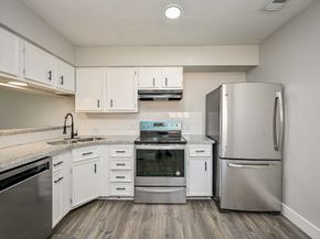 9090 S Braeswood Boulevard 86, Houston TX 77074