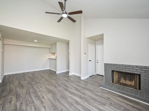 9090 S Braeswood Boulevard 86, Houston TX 77074