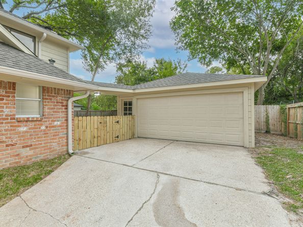2018 Pine River Drive, Houston TX 77339