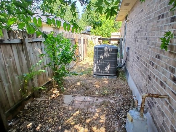 1106 Rocky Creek Drive, Pflugerville TX 78660