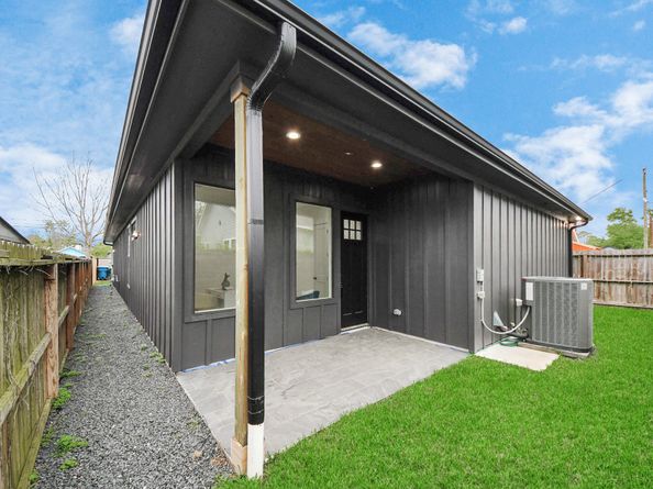 5520 Chapman Street, Houston TX 77009