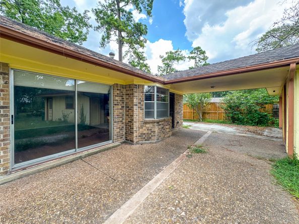 5907 Darkwood Drive, Houston TX 77088
