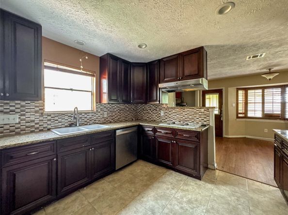 5907 Darkwood Drive, Houston TX 77088