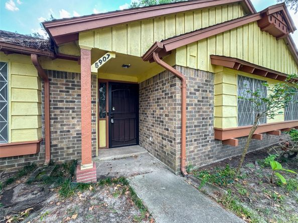 5907 Darkwood Drive, Houston TX 77088