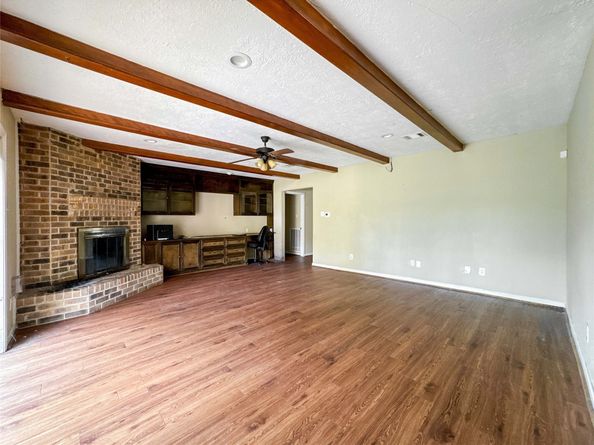 5907 Darkwood Drive, Houston TX 77088