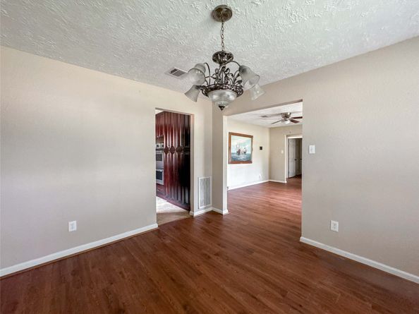 5907 Darkwood Drive, Houston TX 77088