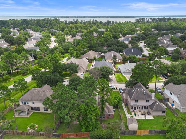 15015 Cozy Hollow Lane, Houston TX 77044