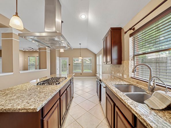 15015 Cozy Hollow Lane, Houston TX 77044