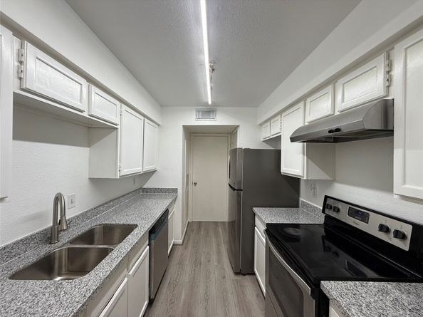 6606 De Moss Drive 804, Houston TX 77074