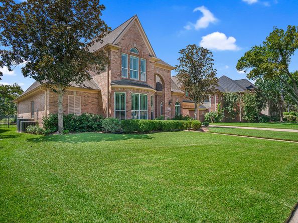 2215 Shade Crest Drive, Richmond TX 77406