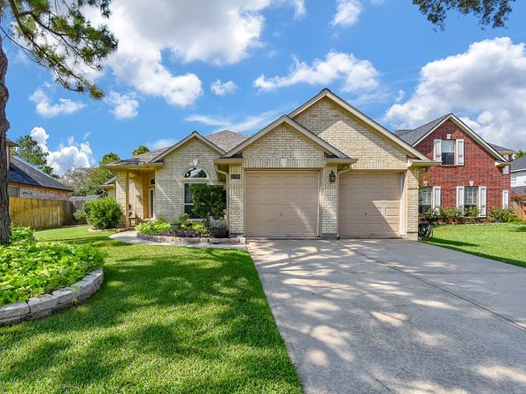 15210 Circling Hawk Court, Houston TX 77095