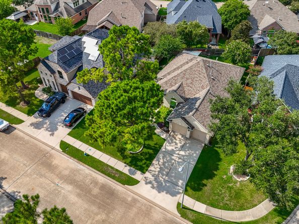 15210 Circling Hawk Court, Houston TX 77095