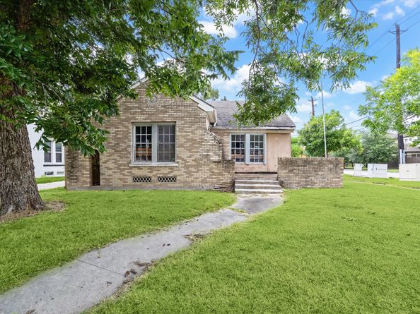 4310 Delano Street, Houston TX 77004
