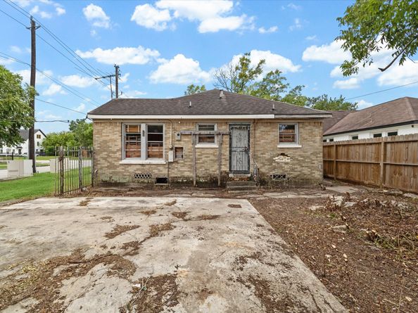 4310 Delano Street, Houston TX 77004