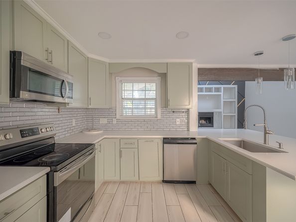 6363 Ivyknoll Drive, Houston TX 77035
