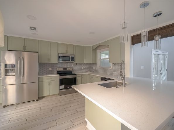 6363 Ivyknoll Drive, Houston TX 77035