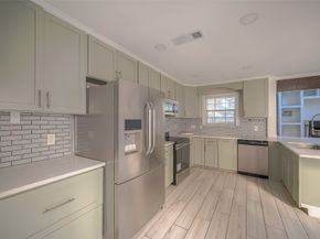 6363 Ivyknoll Drive, Houston TX 77035